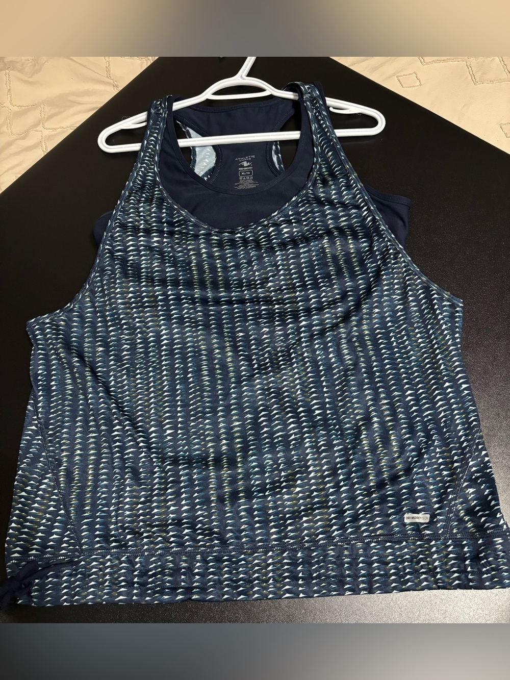 Athletic Works Dri-More Tech Sports Bra Tank XL Navy Print Built-In Bra
